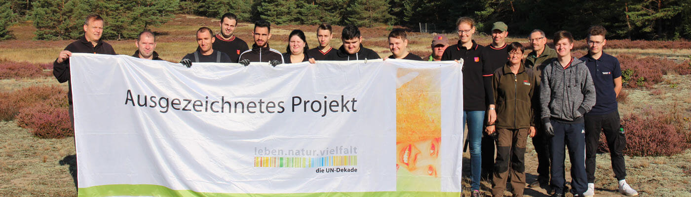 Azubi-Projekttage Piepenbrock-Auszubildende nehmen an Projekttagen im Unternehmensforst in Rheinshagen teil.